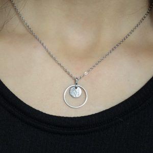 Collier acier inoxydable argenté avec cercle sequin granité